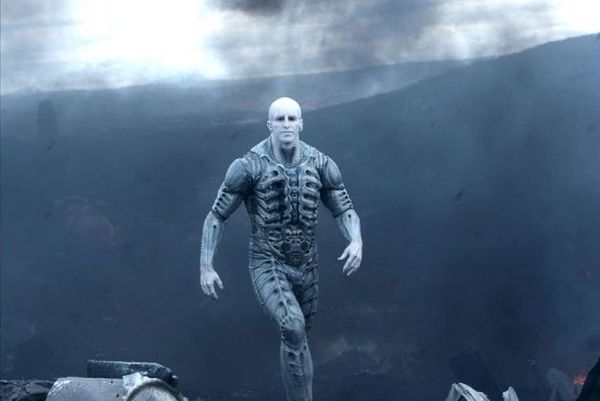 Puzzling out Prometheus through fan theories